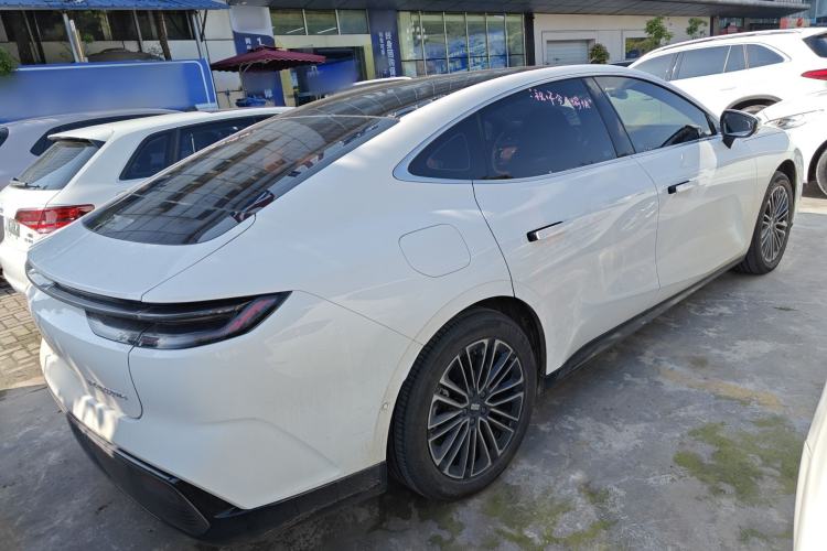 Used Geely Galaxy 8 2025 130km EM-i Deluxe Edition Rear Right 45 Deg