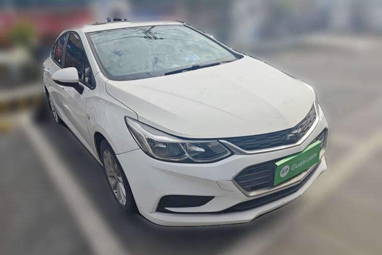 Used Chevrolet Cruze 2017 1.5L Automatic Pioneer Sunroof Edition Front Right 45 Deg