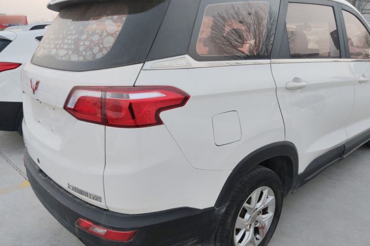 Used Wuling Hongguang S3 2018 1.5L Manual Comfort Model China V Standard