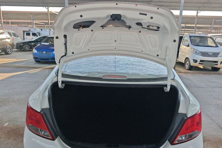 Used Hyundai Verna (older generation) 2014 1.4L Manual Smart GLS Trim