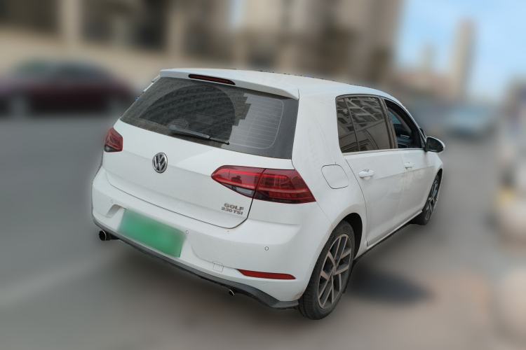 Used Volkswagen Golf 2018 230TSI Automatic Luxury Version
