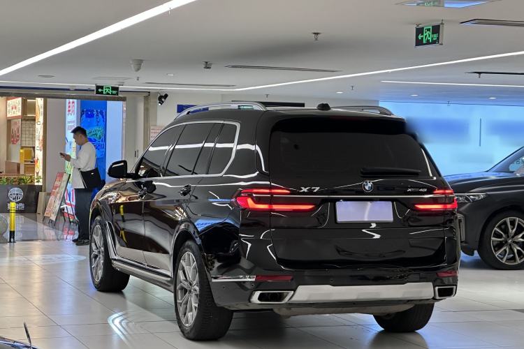 Used BMW X7 2024 xDrive40i Luxury Package – Leading Model