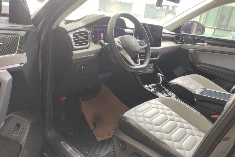 Used Volkswagen Tayron 2023 330TSI Two-Wheel-Drive Luxury Plus Advanced Version Driver Seat