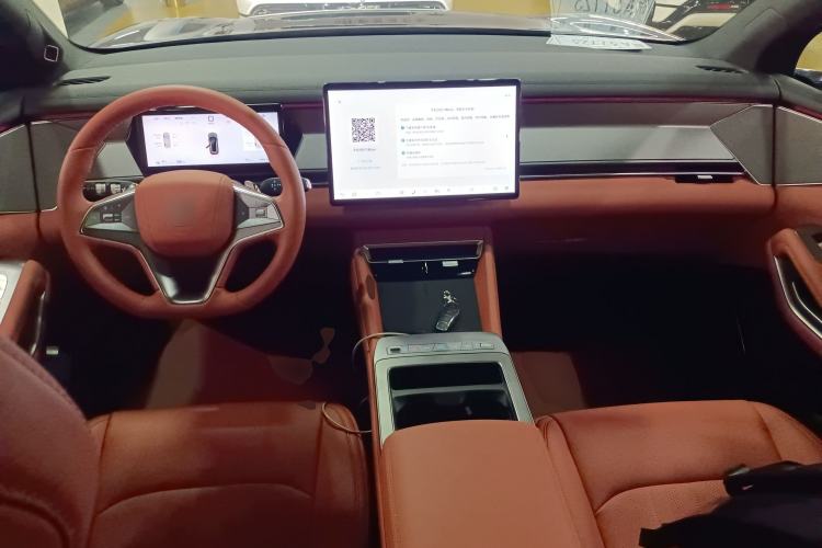 Used BYD Tang L 2025 EV with 670 km Range LiDAR and Premium Features Center Console