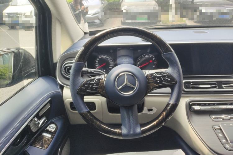 Used Mercedes-Benz Vito 2024 2.0T Elite Version 7 Seats Steering Wheel