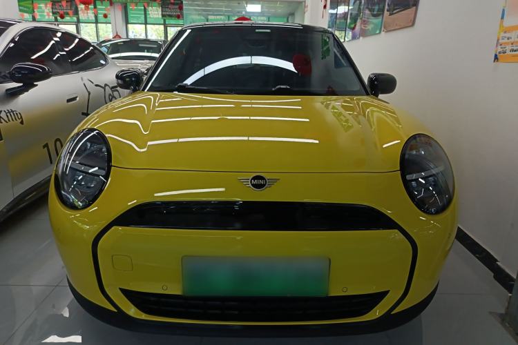 Used MINI Electric COOPER 2024 456km COOPER E Classic Edition
