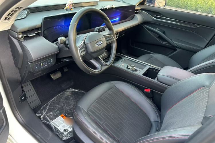 Used Ford Mondeo 2023 EcoBoost 245 Luxury Model Interior 1