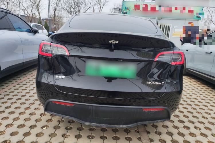 Used Tesla Model Y 2023 Long-Range All-Wheel-Drive Version