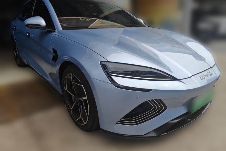 Used BYD Seal 2022 700 km Long-Range Rear-Wheel-Drive Version Front Right 45 Deg