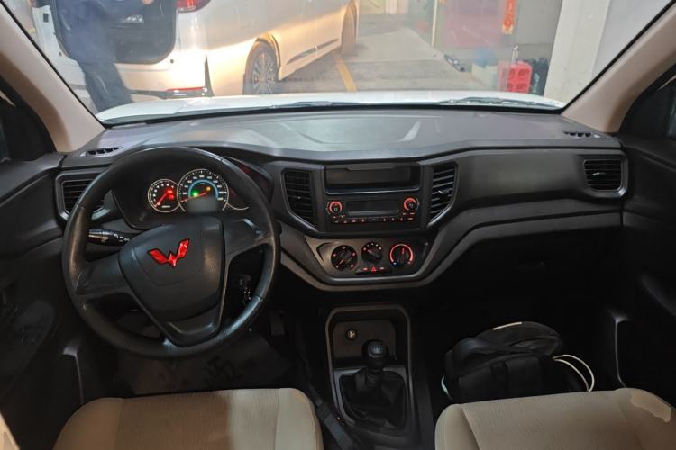Used Wuling Hongguang V 2021 1.5L Refreshed Enjoyment Edition LAR
