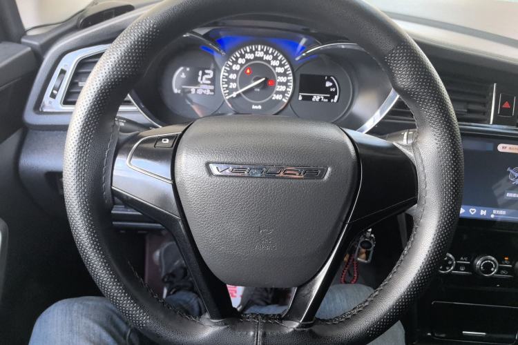 Used Venucia D60 2019 100 000 Glory 1.6L Entry Manual ChenShang Edition China VI
