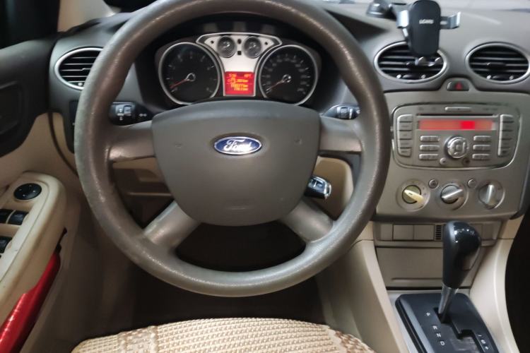 Used Ford Focus 2011 Sedan 1.8L Automatic Fashion Edition
