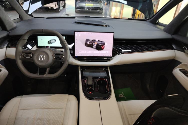 Used Zeekr 009 2024 7-Seater Walk-Through Version Four-Wheel Drive 108 kWh Center Console