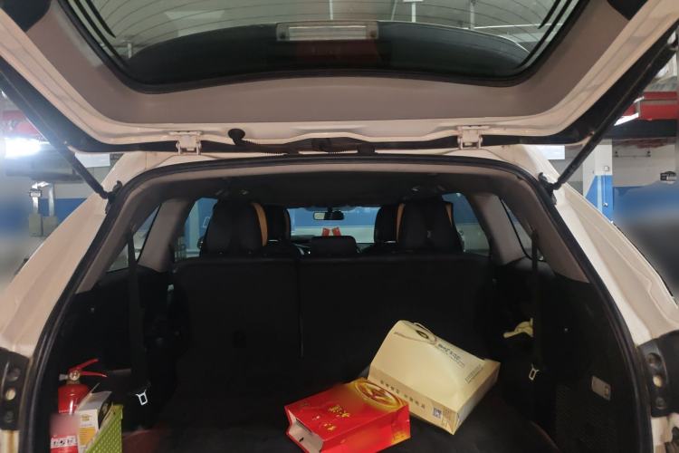 Used Toyota Highlander 2015 2.0T Four-Wheel Drive Luxury Edition 7-Seater Trunk