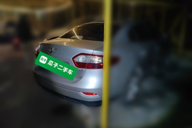 Used Renault Fluence 2011 2.0L Standard Edition
