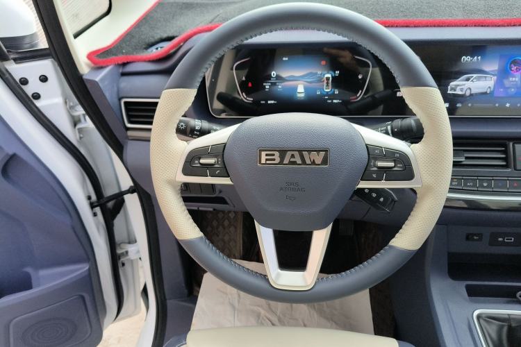 Used BAW Ruisheng Ace M7 2025 2.0L Manual Long Wheelbase Luxury Version 7 Seats
