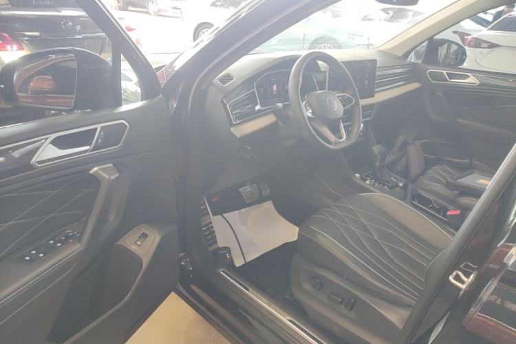 Used Volkswagen Tiguan L 2022 330TSI Automatic Two-Wheel Drive R-Line Enhanced Edition