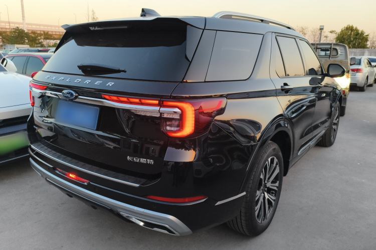 Used Ford Explorer 2024 2.3T EcoBoost Four-Wheel Drive Titanium Edition 7 Seats