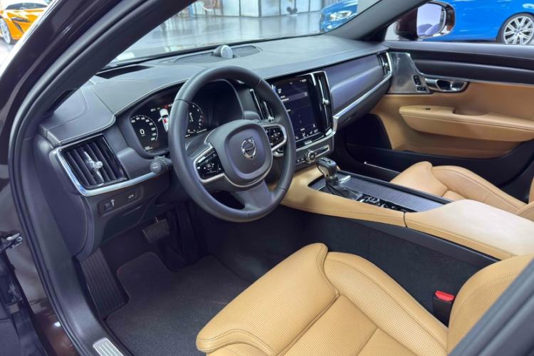 Used Volvo V90 2017 Cross Country T5 AWD Prestige Edition