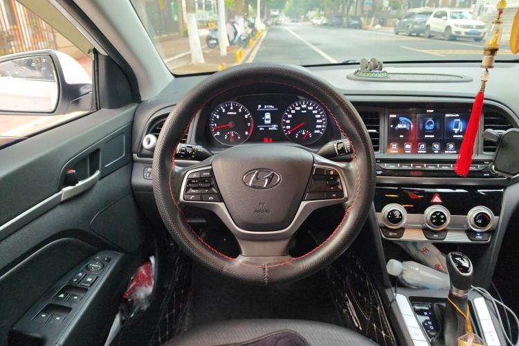 Used Hyundai Elantra (6th Generation / Lingdong) 2020 1.5L CVT Smart & Stylish – Elite Version Steering Wheel