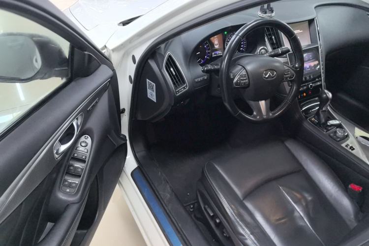 Used Infiniti Q50 2014 2.0T Luxury Edition
