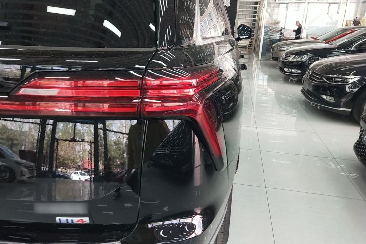 Used Wey Lanshan 2025 Four-Wheel Drive Max Right Rear Taillight