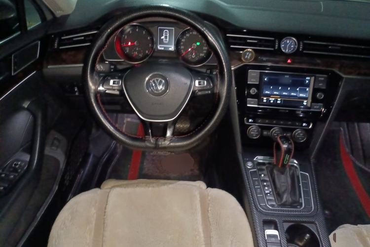 Used Volkswagen Magotan 2017 330TSI DSG Luxury Model