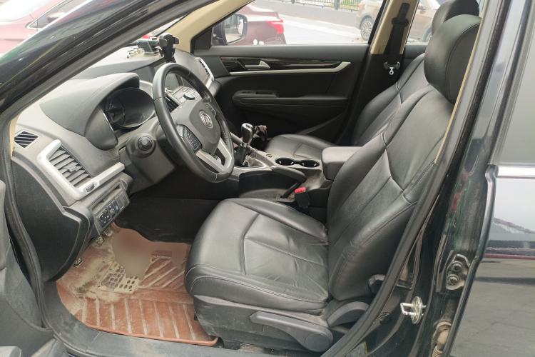 Used Dongfeng Aeolus AX7 2015 2.0L Manual Zhiyi Trim
