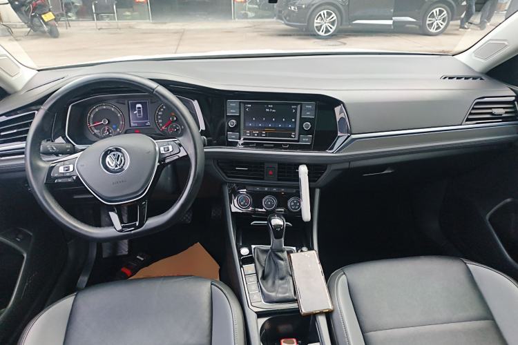 Used Volkswagen Sagitar 2020 280TSI DSG Comfort Version China VI Standard Center Console