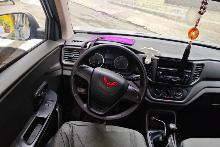 Used Wuling Hongguang V 2021 1.5L Jingqu Version LAR Steering Wheel