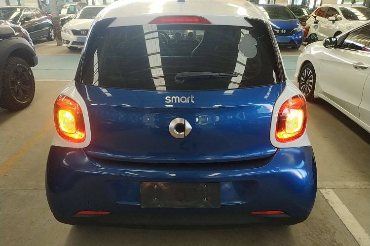 Used smart forfour 2016 1.0L 52 kW Dynamic Edition
