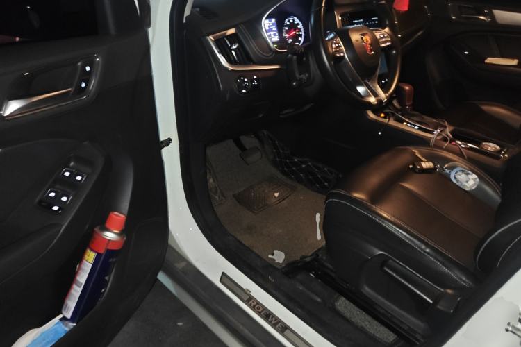 Used Roewe RX5 2018 20T Two-Wheel Drive Automatic Internet Smart Edition