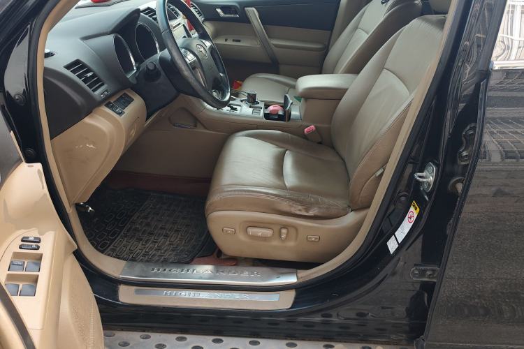 Used Toyota Highlander 2011 2.7L Two-Wheel Drive 7-Seater Luxury Edition
