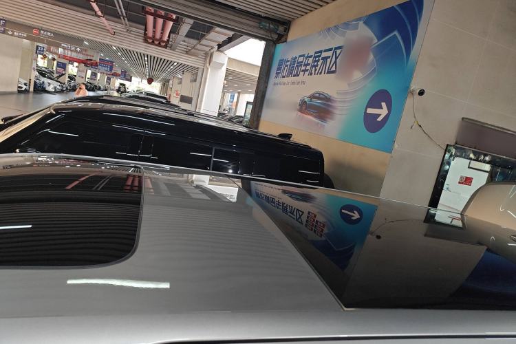 Used Volvo EM90 2025 Ultra Six-Seater