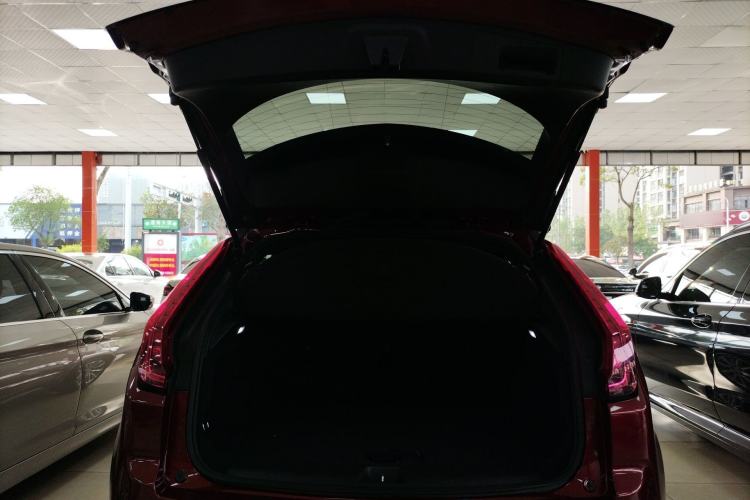 Used Cadillac XT4 2018 28T Two-Wheel Drive Tech Version Trunk