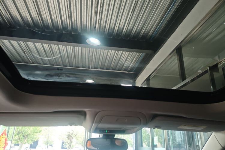 Used Cadillac XT5 2018 25T Luxury Model Headliner