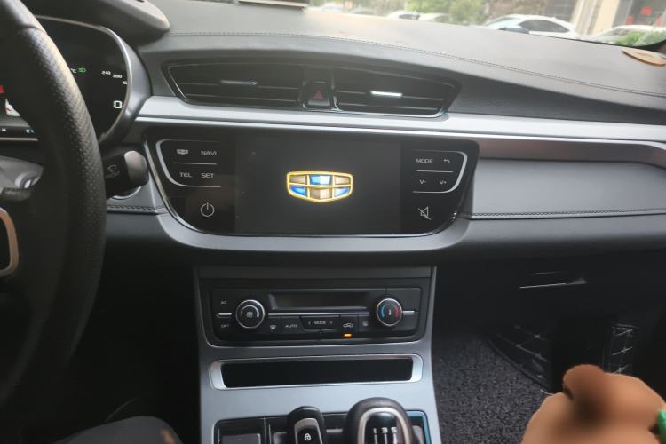 Used Geely Auto Emgrand 2018 1.5L Manual Upward Connect Edition Audio And AC Panel