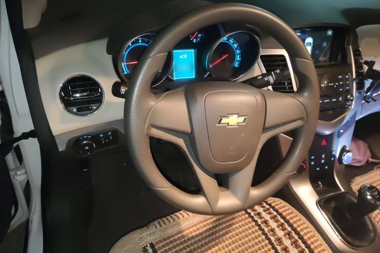 Used Chevrolet Cruze 2015 1.5L Classic SL MT