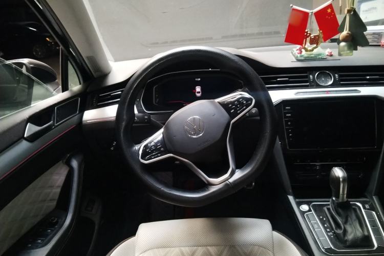 Used Volkswagen Magotan 2023 2 Million Units Commemorative Edition 330TSI DSG Luxury Version
