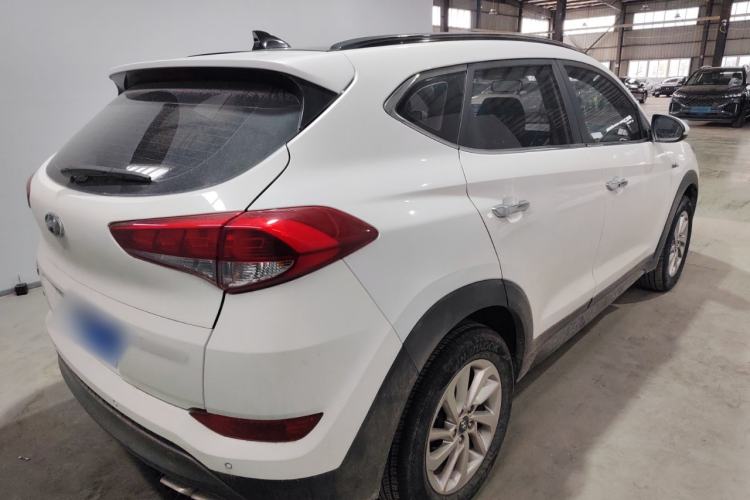 Used Hyundai Tucson 2015 1.6T Dual-Clutch Two-Wheel-Drive Smart Model Rear Right 45 Deg