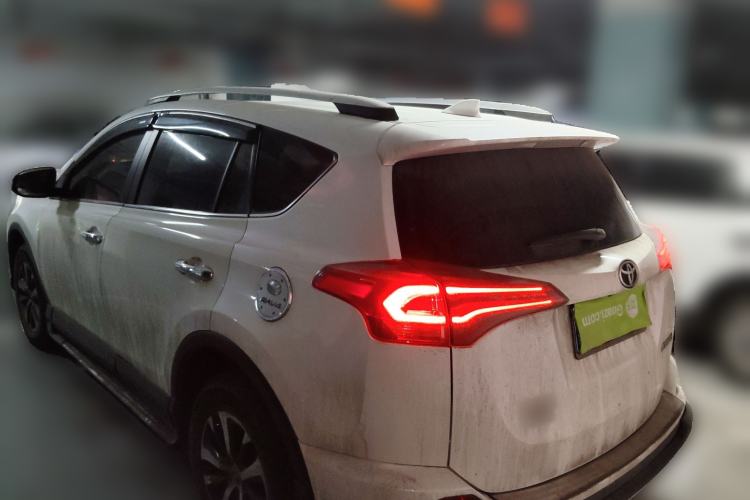 Used Toyota RAV4 2016 2.0L CVT Two-Wheel Drive Fashion Edition China V Standard