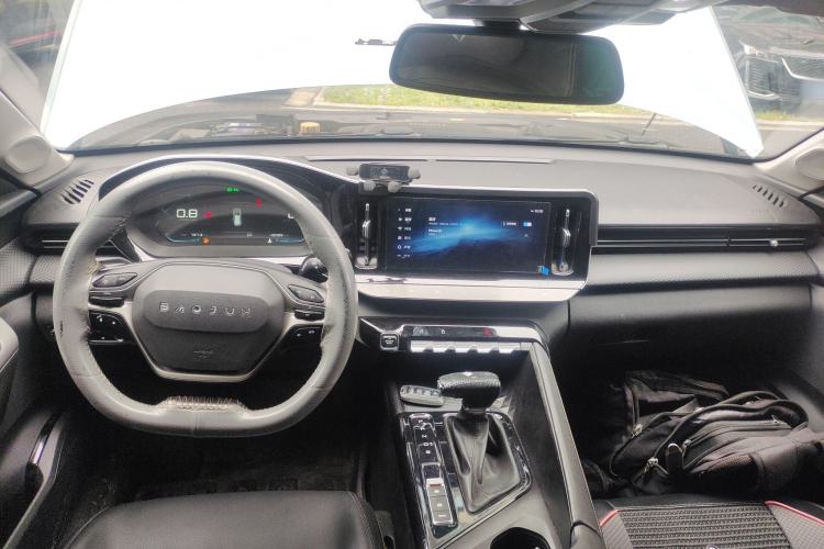 Used Baojun Valli 2021 1.5T Yili Pasture CVT Luxury Model Center Console