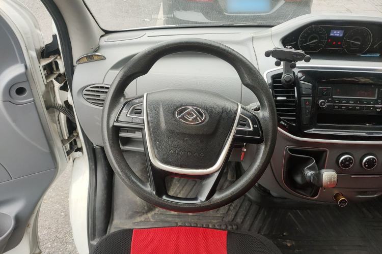 Used SAIC MAXUS Xintu V80 2019 2.5T Classic Edition 6-Speed Manual – Aoyuntong Short Wheelbase Mid-Height Design 5/6 Seats