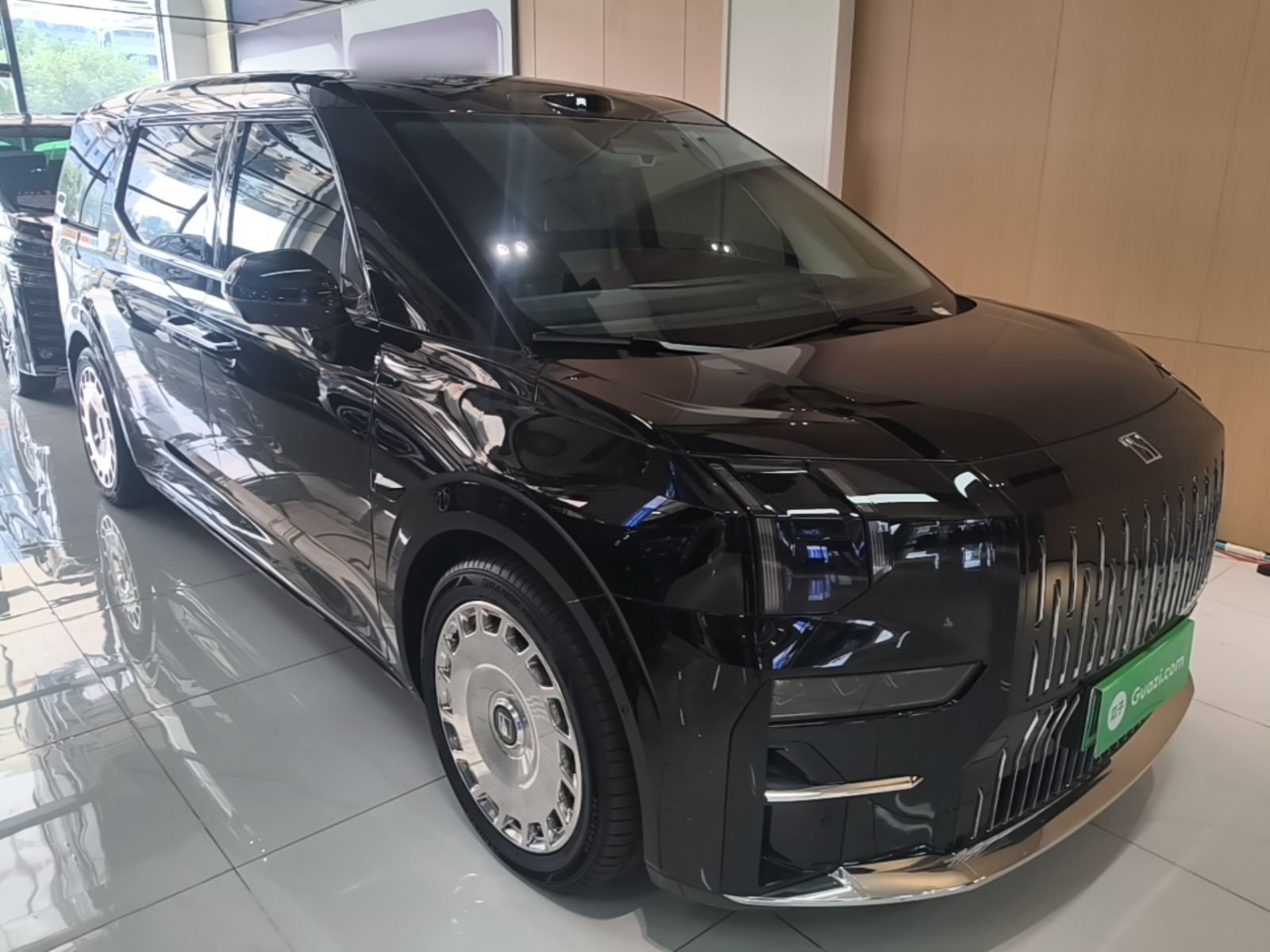 Zeekr 009 2024 GAC Trumpchi — снимка 3
