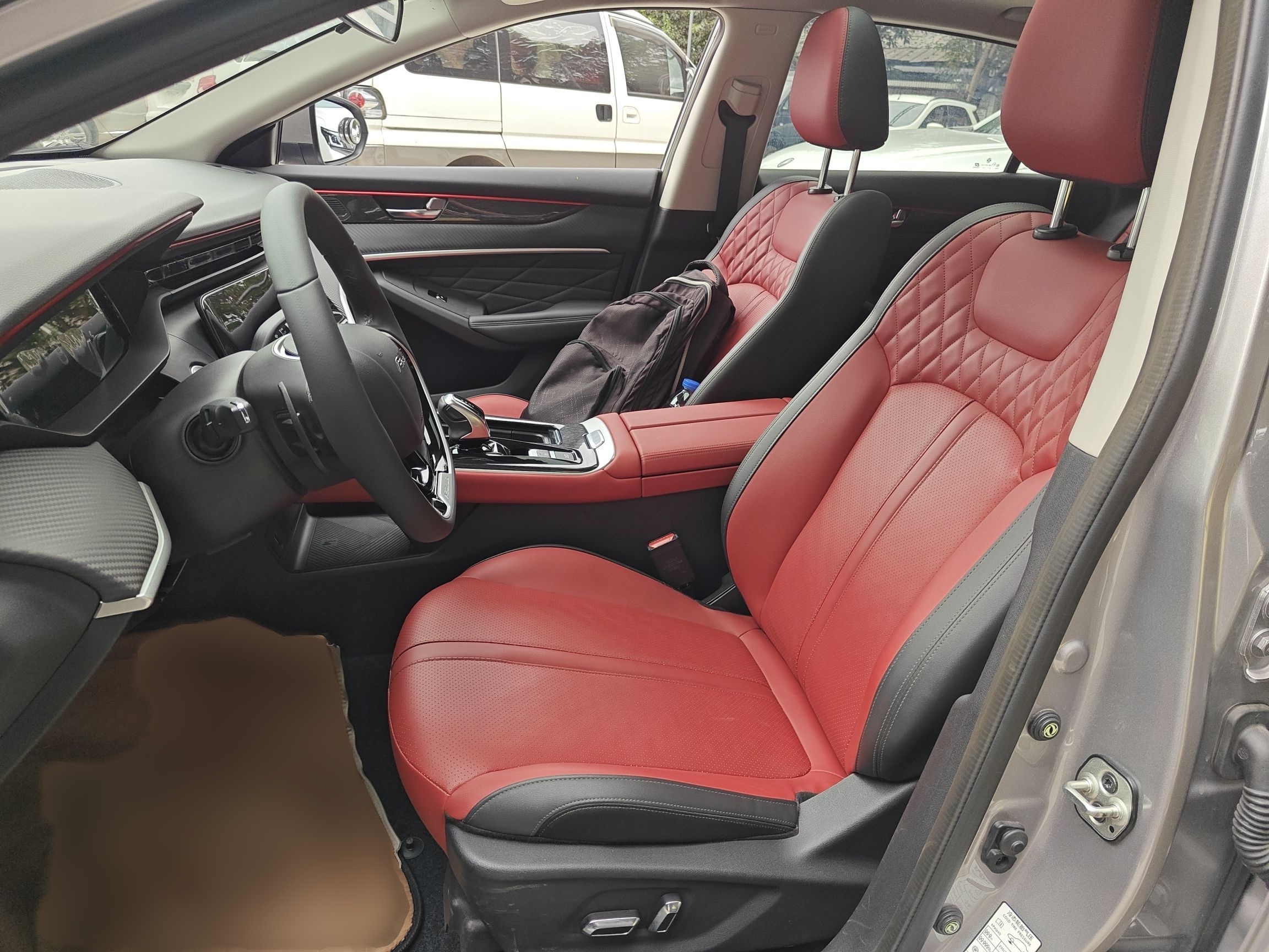 Переднее сиденье в автомобиле