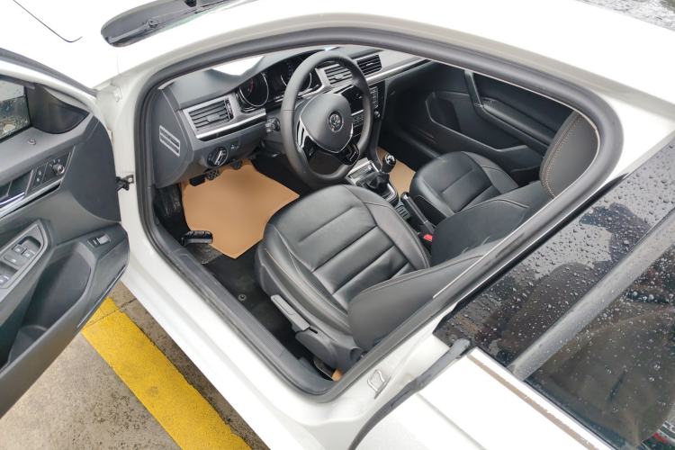 Used Volkswagen Bora 2016 1.6L Manual Comfort Model
