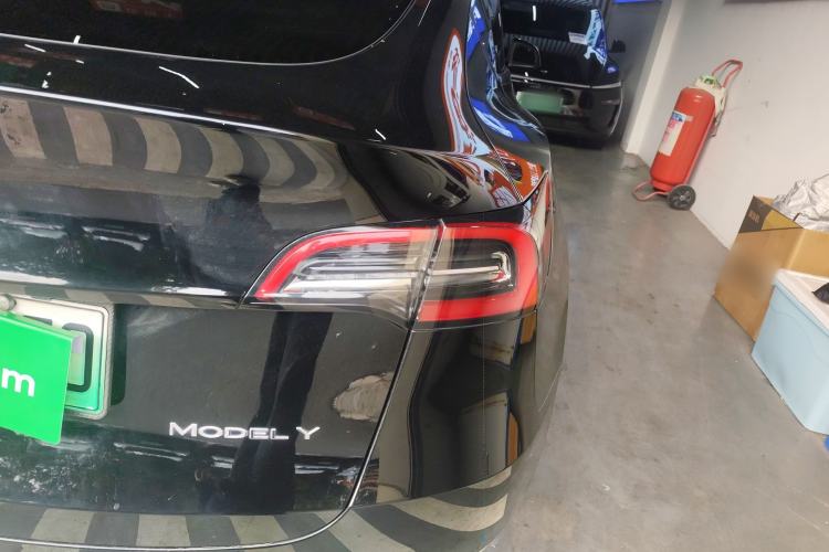 Used Tesla Model Y 2023 Rear-Wheel-Drive Version
