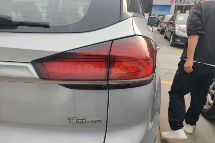 Used Geely Auto Emgrand X7 Sport 2020 1.5TD Automatic Smart Connect PRO Right Rear Taillight