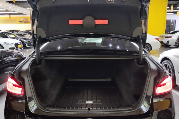 Used BMW 5 Series 2023 Restyled 530Li Luxury Edition M Sport Package