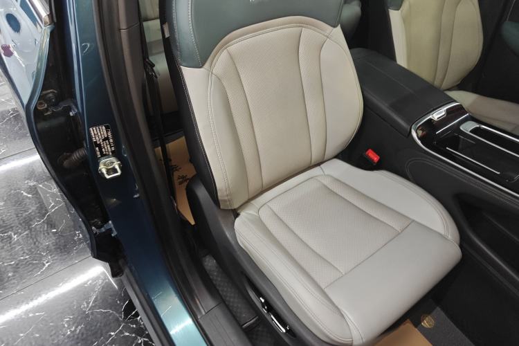 Used AION V 2023 Plus 70 Smart Tech Edition Lithium Iron Phosphate Right Front Seat